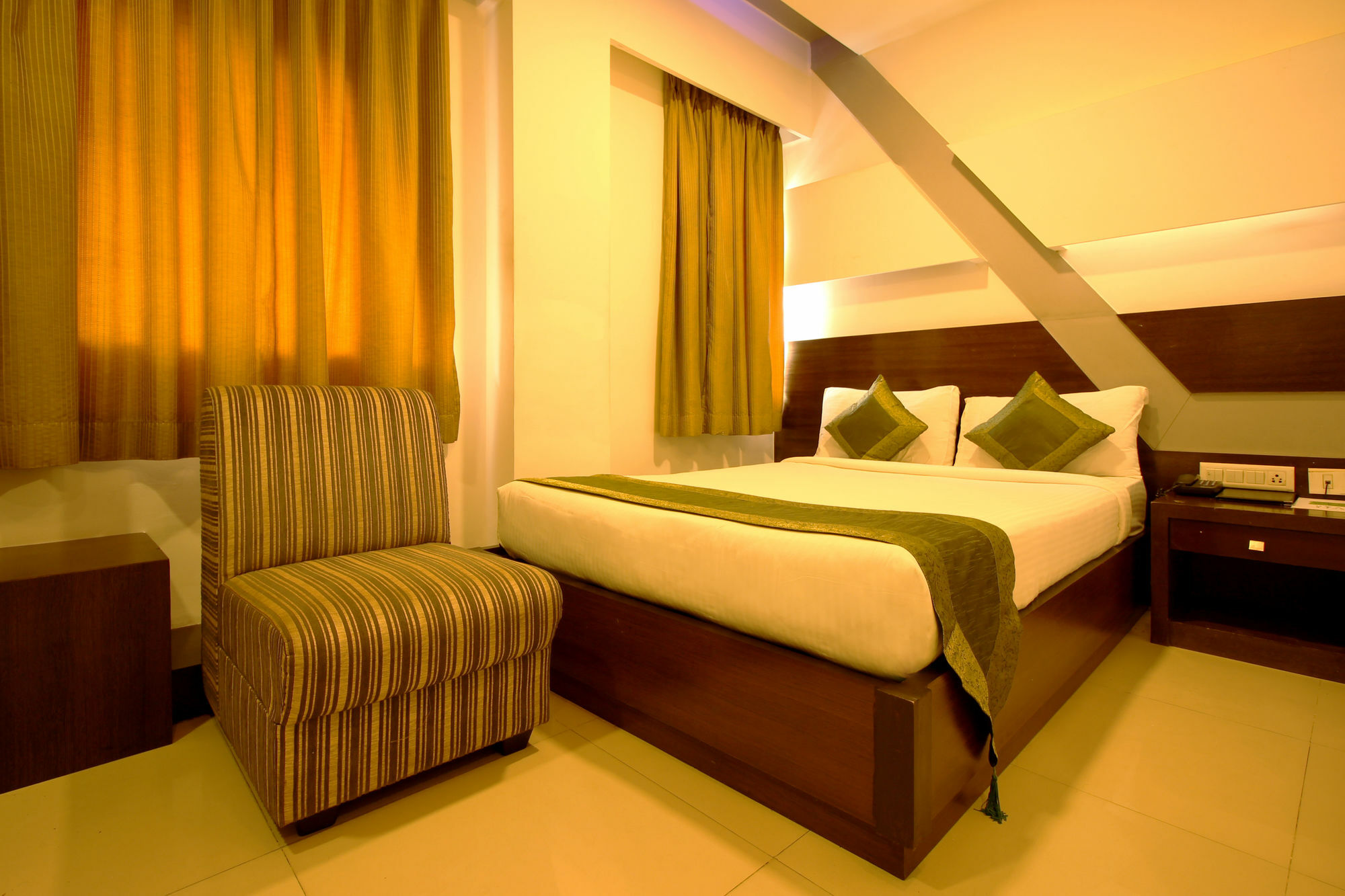 Treebo Trend Edge St Marks Road Bangalore Bagian luar foto