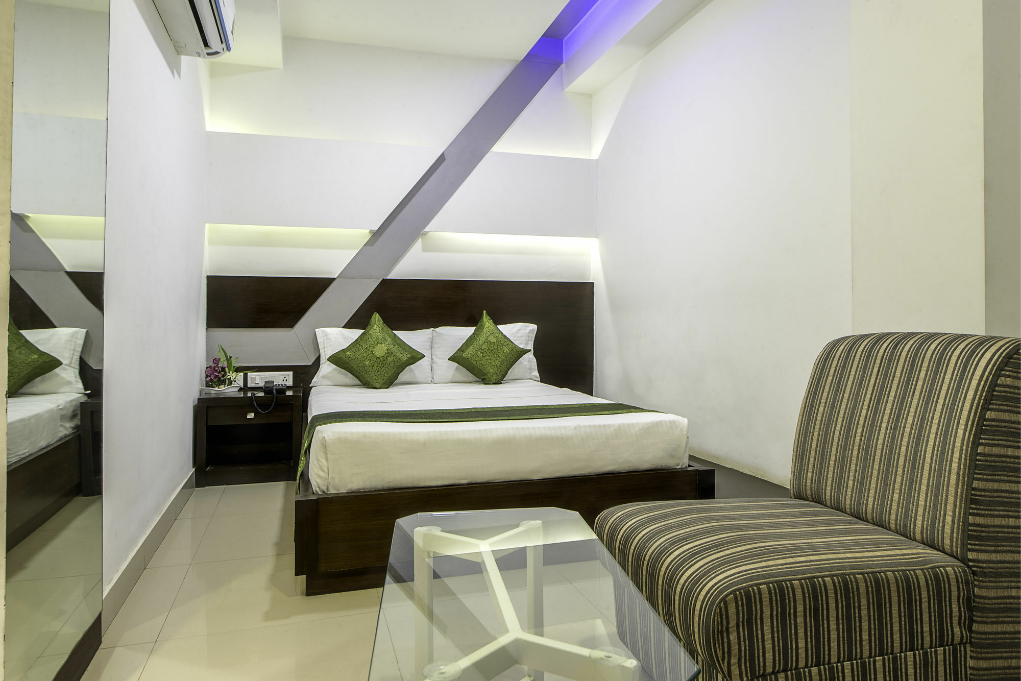 Treebo Trend Edge St Marks Road Bangalore Bagian luar foto